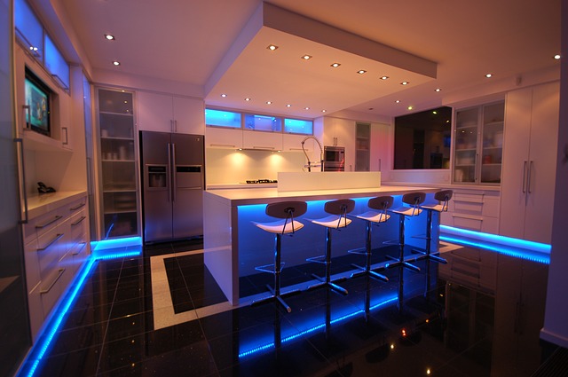 moderní kuchyně, modré podsvícení