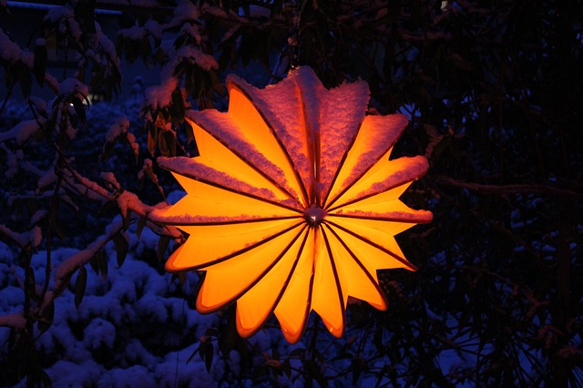lampion – jeden z příkladů zahradního osvětlení.jpg